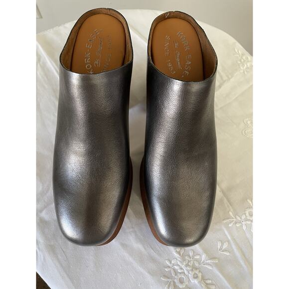 Kork-Ease Silver Veronica Heeled Clog Platform Mule Shoes Women's Sz 8 NEW - Picture 3 of 11